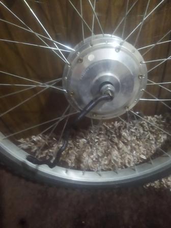 Продам переднее колесо на электро велосипед дм 24. Новое.