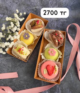 Макаронсы и моти