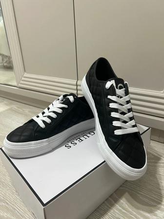 Продам кеды GUESS оригинал из США