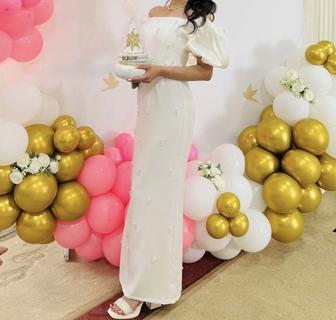 Продаю белое платье!Размер 42-44