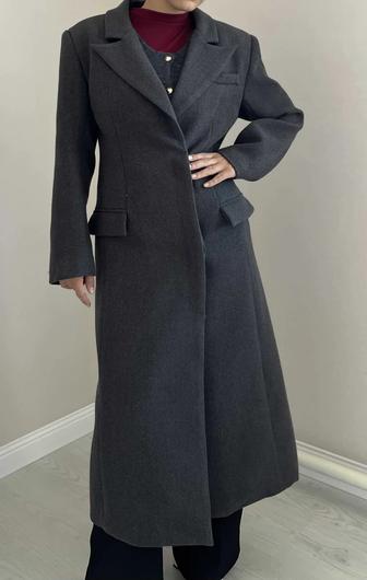 Пальто новая М размер теплая