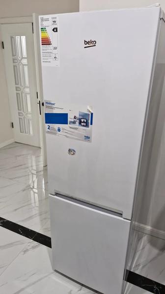 Продается холодильник Beko, требуется ремонт