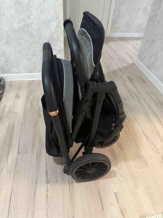 Продам коляску прогулочную