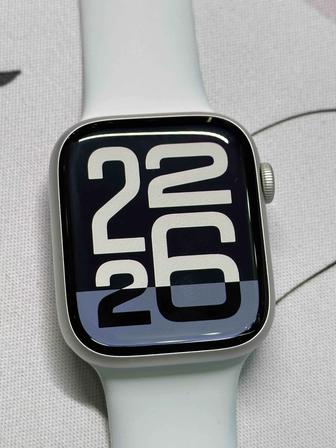 Продам apple watch series 8 45 mm white