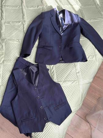 Костюм тройка для мальчика