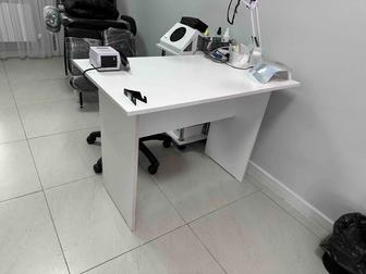 Продается стол маникюрный