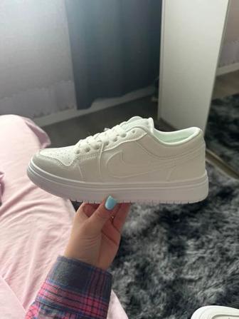 Продам кеды