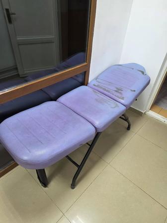 Кожанная кушетка