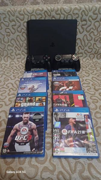 Продам Playstation 4 б. У в отличном состоянии.