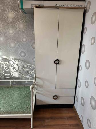 Продам спальный гарнитур для детской