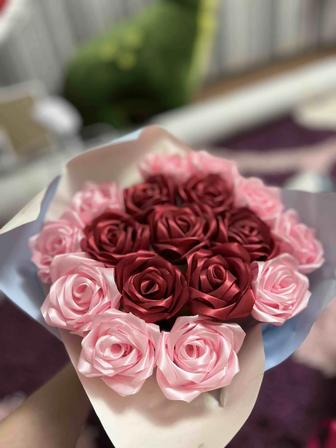 Букет роз атласных