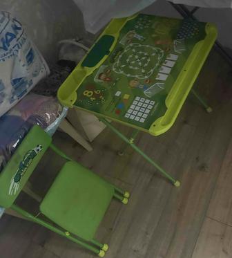 Продам детский стол и стул