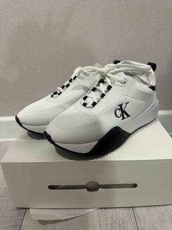 Продам кроссовки Calvin Klein
