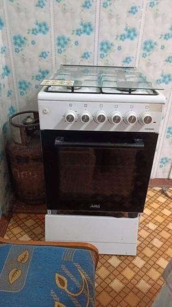 Продам газовую плиту