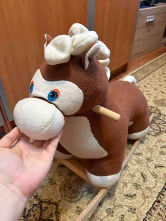 Продам детскую лошадку