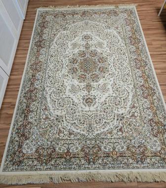 Продам ковер в отличном состоянии