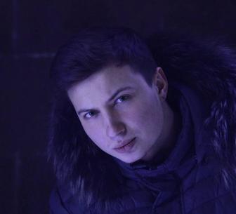 Официант / официантка