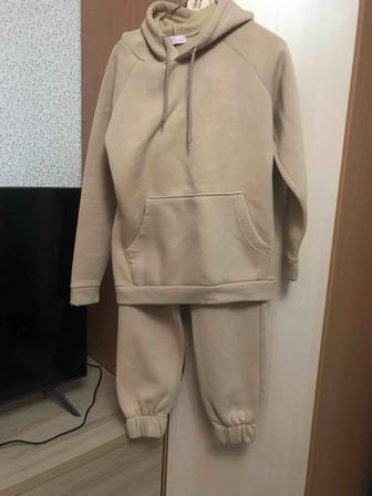 Девочковый спортивный костюм