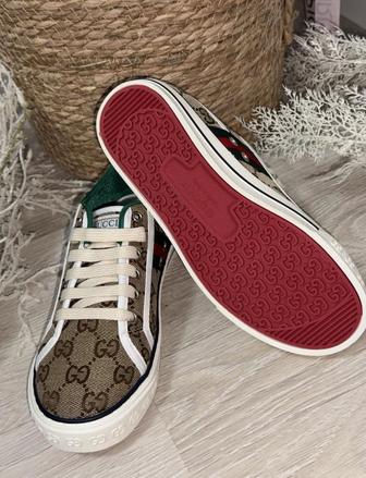 Кроссовки гуччи новый