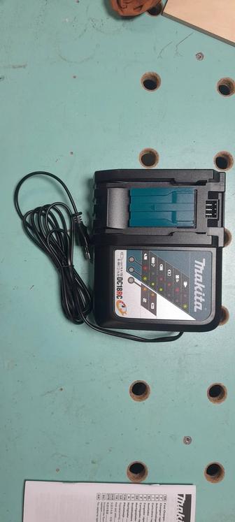 Зарядное устройство Makita DC 18RC