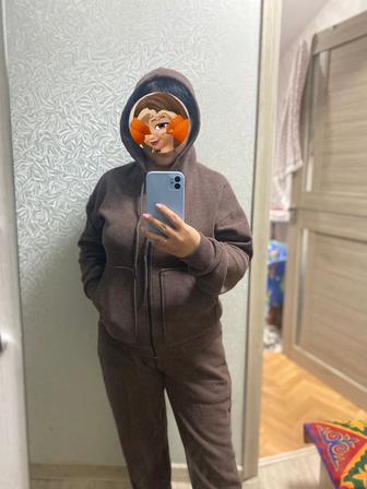 Женский спортивный костюм