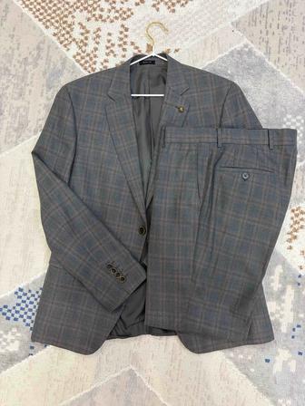 Продам мужской костюм