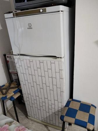 Продам холодильник нужен фреон