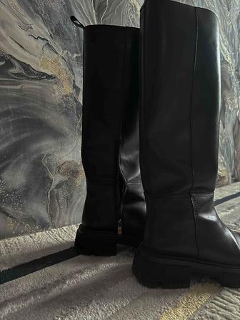 Продам зимние сапоги