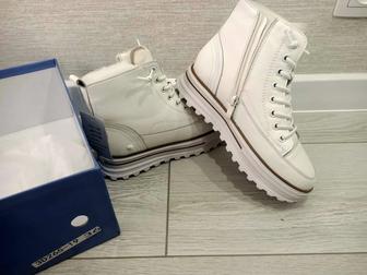 Продам зимние ботинки