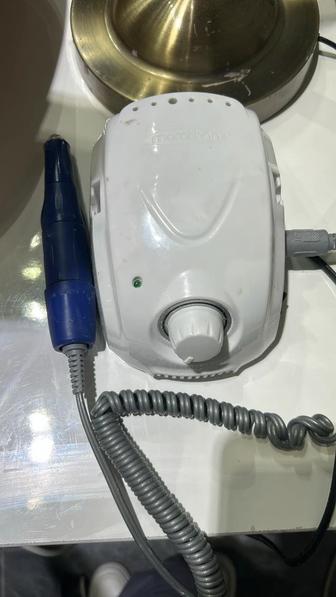 Аппарат для маникюра и педикюра