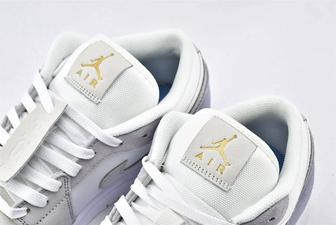 Кроссовки Nike AIR JORDAN 1 LOW PARIS белый, серый, голубой