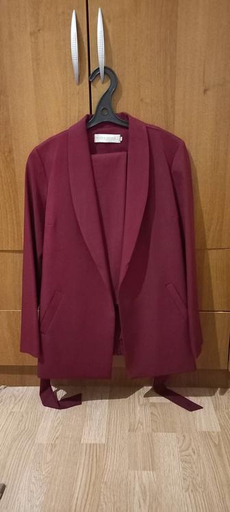 Костюм женский