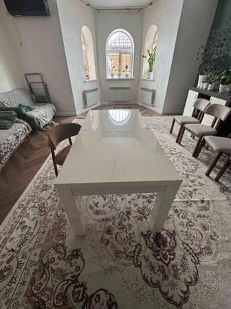 Обеденный стол от 2м-3м.