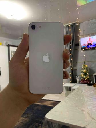 Айфон СЕ 2 64 нб