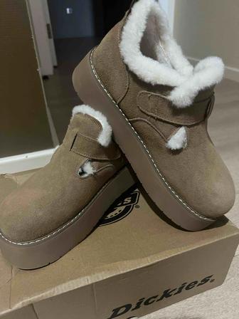 Продам зимние ботинки