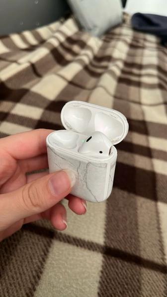 Airpods 2 оригинал (без левого уха)