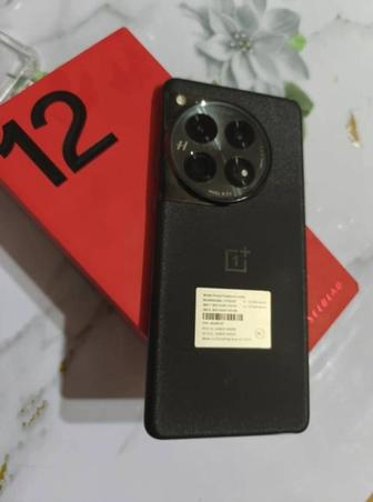 Продам OnePlus 12 новый