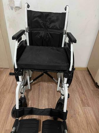 Продам инвалидную коляску