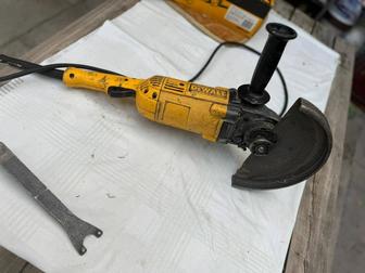 Продам Болгарку DEWALT в хорошем состоянии