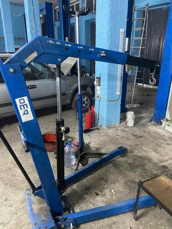 Оборудование для автосервиса, СТО подьёмник