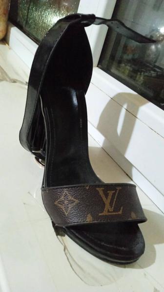 Продам туфли Луи витон оригинал