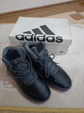 Кроссовок adidas Fusion Storm