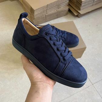 Продам Louboutin