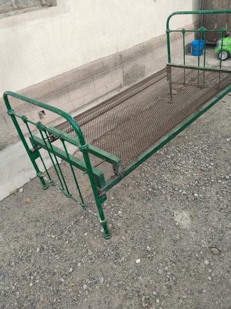 Жилзныи кровать продам