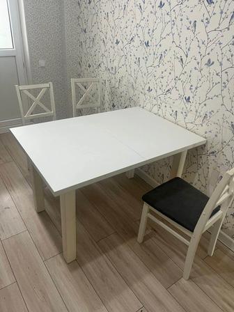 Стол со стульями