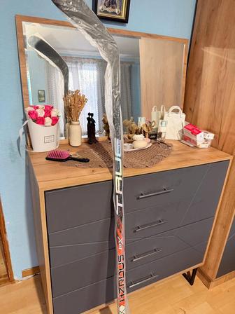 Продам клюшку взрослую новая