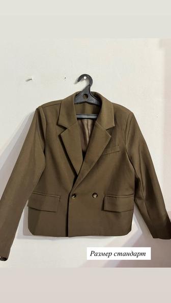 Продам короткий пиджак