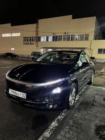 Аренда автомобиля Hongqi E-QM5 для Яндекс такси