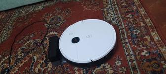Робот пылесос YEDDI