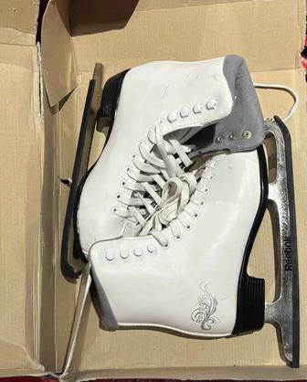 Коньки фигурные раз 37